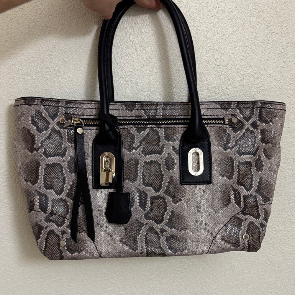 Large Henri Bendel NY Elegant snake print Large Satchel Black grey purse Tote